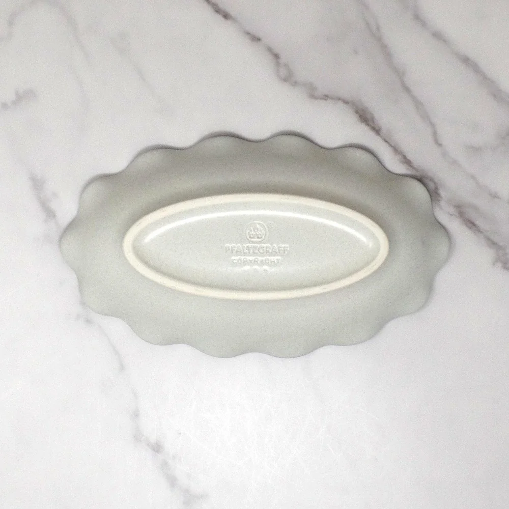 Vintage Ceramic Pfaltzgraff Yorktowne Fluted Oval Relish Bowl (1980s-90s)